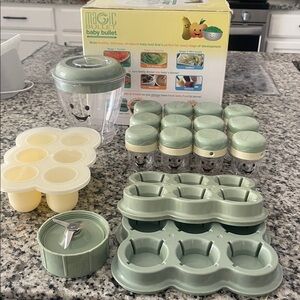 Magic Bullet Baby Bullet baby food making and storing fresh baby food Sage Green